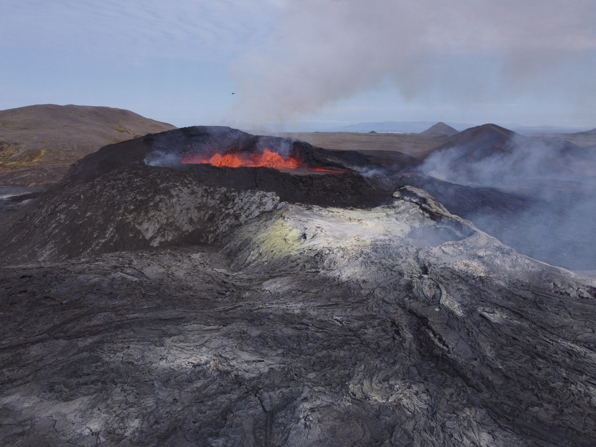 vulcano in eruzione, lava