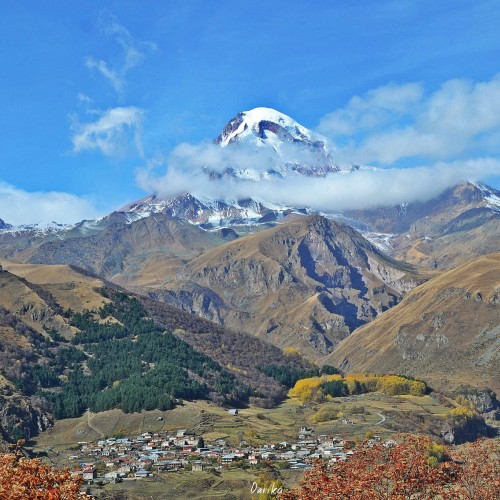 Kazbegi gergeti village 